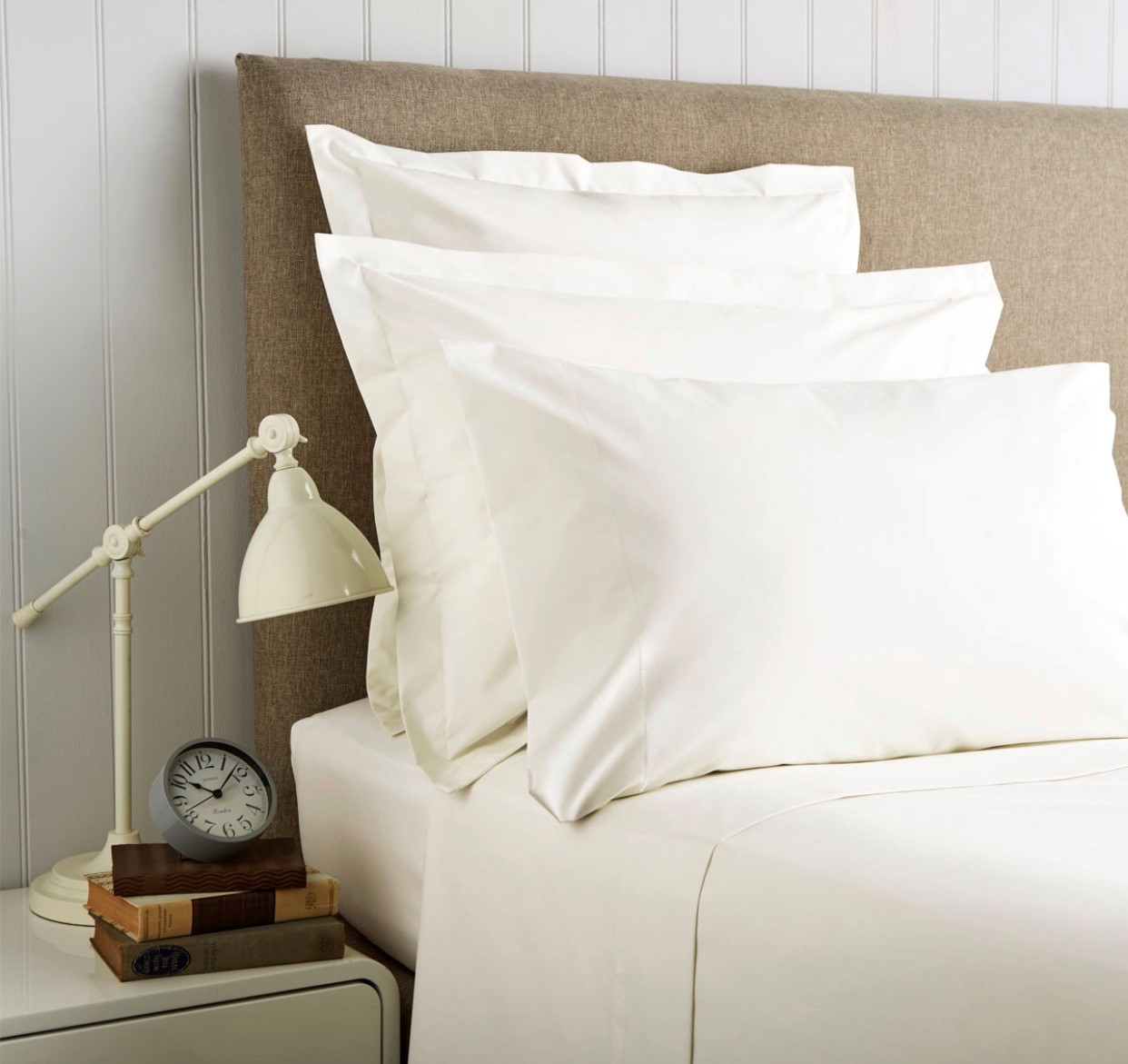 Christy '400 Thread Count Cotton Sateen' Fitted Sheet Ivory (Extra Deep)