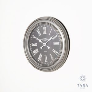 Janna Wallclock